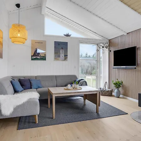 3 Bedroom Lovely In Tatil Evi Løkken